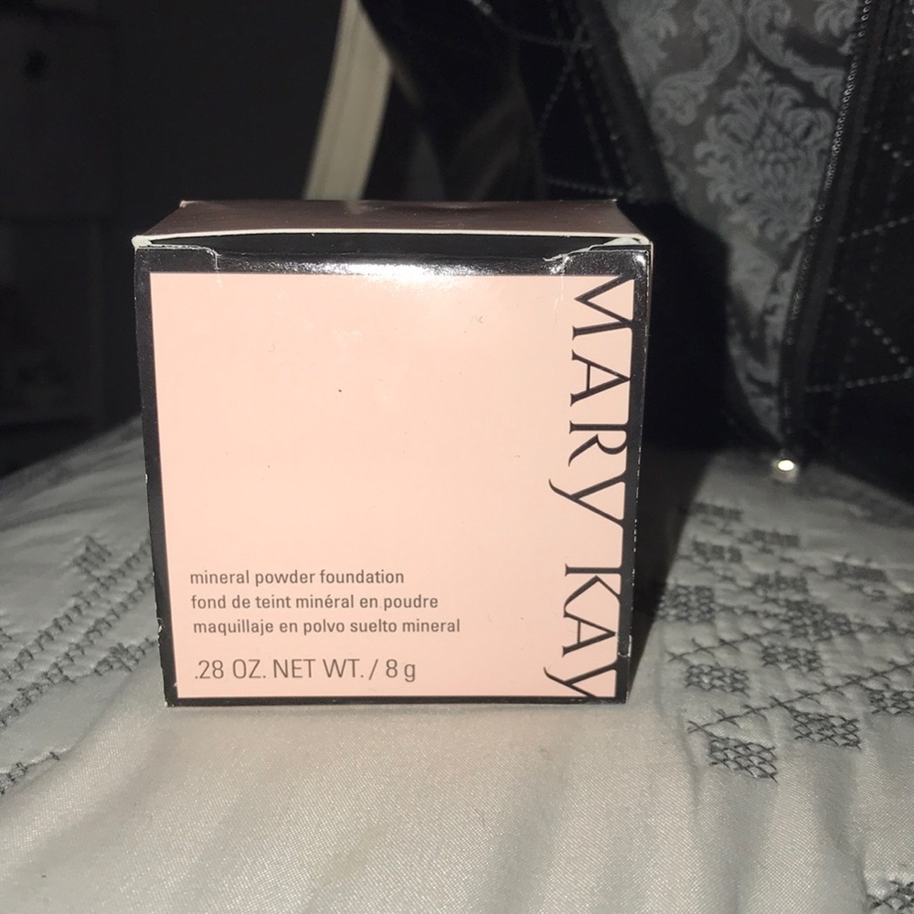 Mary Kay Mineral Powder Foundation